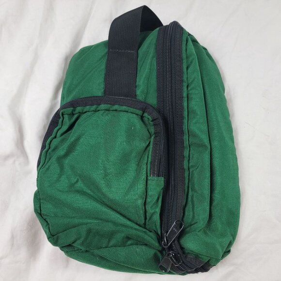 Made In The USA Green Nylon Travel Bag Multiple Compartments Adjustable Strap - Picture 2 of 6